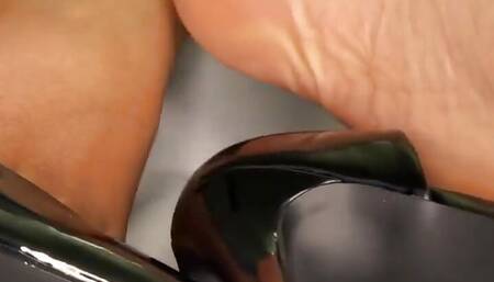 Ebony Girl Does Shoeplay with Her Black Heels & Shows Her New Pedicure on Her Feet