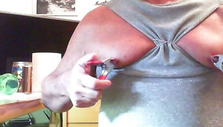 Clamps on the nipples