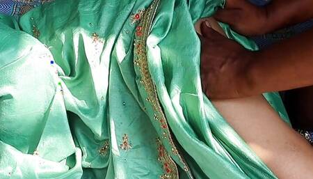 Deshi kunwari ladki ke bhaiya fuck litl