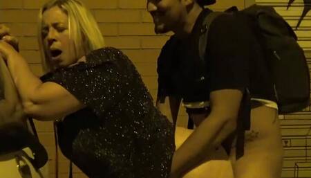 Curvy BBW MILF Street Fuk N Facial in Barcelona