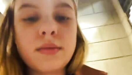 Full naked girl masturbate