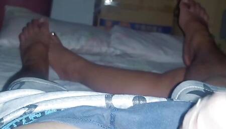 Nanunuod lang ako ng movie ng biglang sinubo ni tita ang burat ko hay sarap