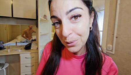 She gives me a very special gift. CUPSLAND use code FERREROX to get DISCOUNT%.