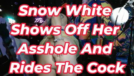 Snow White's Naughty Secret: Ass Worship and Dildo Ride