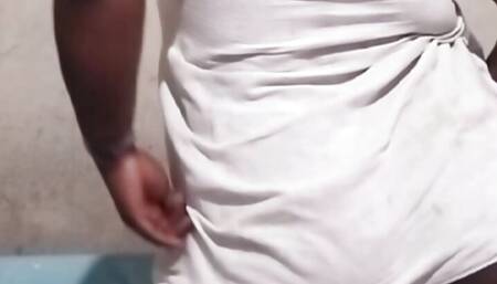 desi bhabhi oiled boobs and ass