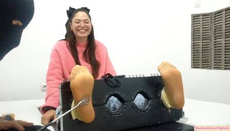 Squeakylish Stacy goes crazy in the stocks (side camera)