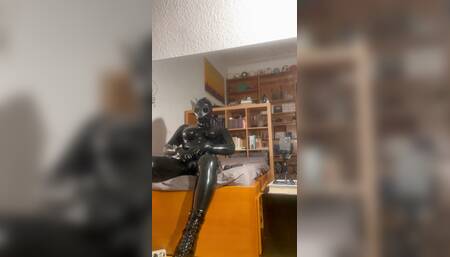 Gas Mask rubberdoll masturbating