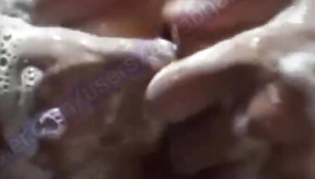 Desi bhabhi in taking shower and made a video for her new boyfriend