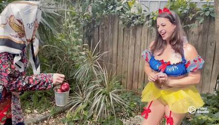 Snow White and the Evil Queen LIFT & CARRY - INDICA & SUNSHINE MOV