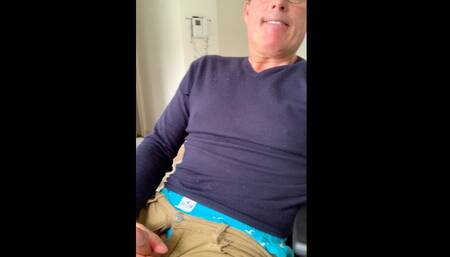 Jerking off in my jeans and Hollister boxers. I cum on my jeans, showing a little sag too!