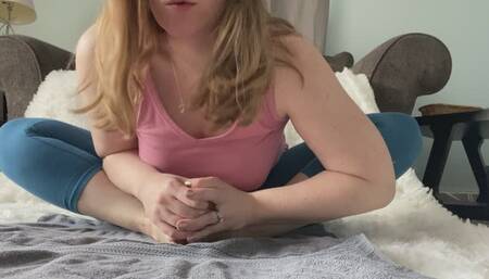 Milf pees in her yoga pants during yoga stretching session - BlondeKushx wetting desperation