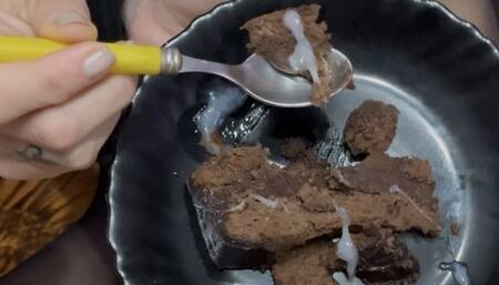 Fuck and cumshot on the cake and then as usual he eats it! Cum food