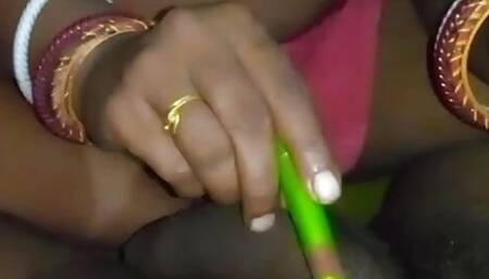 Bhabi ne jhante saf kar ke chudai apni chut