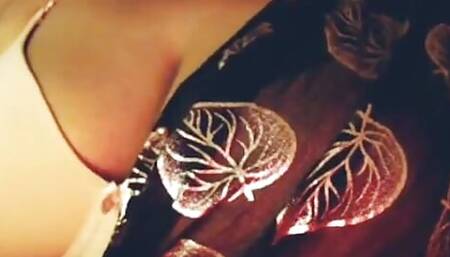 Sexy Girl Big Boobs Show Then Nipple Clamp Show