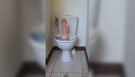 I stretch my anus with my big dildo