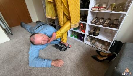 FeetBySherri - Worship My Feet In My Mules