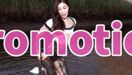 I got covered in mud and had an orgasm, WET&MESSY