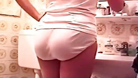 I like to spanking wife ass