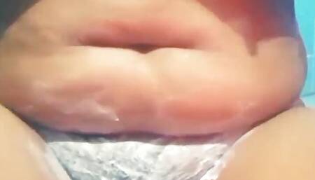 Hot Desi Pakistani Bhabhi Removing Hairs from Pussy