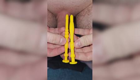 Insert penis plugs into the penis, different sizes and shapes