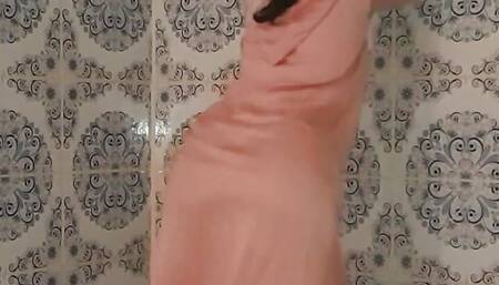 Moroccan Teenager Has Sex with Construction in a House When Her Parents Go Out