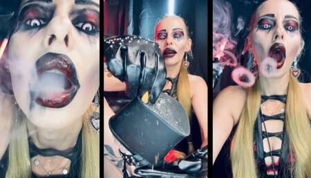 Vampire Queen smokes a l&m red