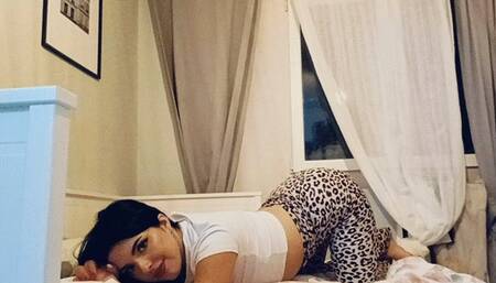 farting in 3 different pants ( leggings and jeans fart )