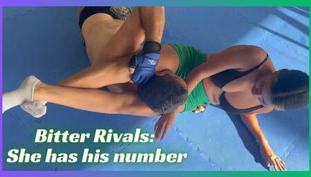 Valerie is too quick and athletic for Kevin - Mixed Wrestling Headscissor Challenge