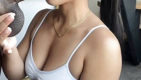 Brunette satisfies her desire to eat cock -amateur couple- nysdel