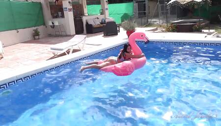 Auntjudys - Hot Spanish MILF Linda Del Sol Plays in the Pool