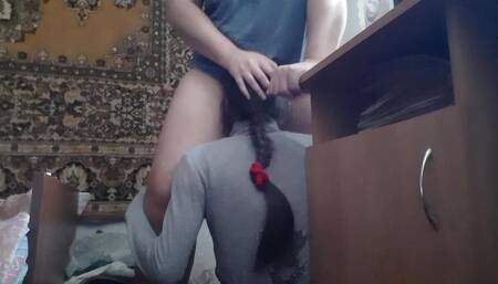 I control and direct her head to I cum faster - Lesbian-candys