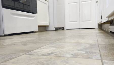 Worship my feet while i walk