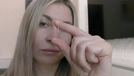 Sit close to the camera and pick your nose WMV HD 720p