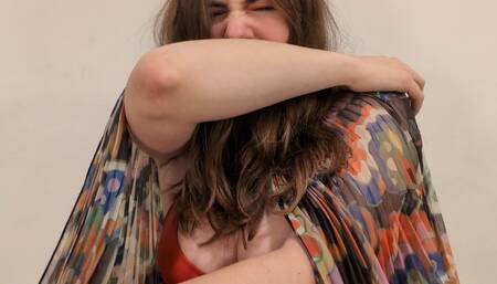 SNEEZING BEAUTY, SNEEZE! SNEEZE! Cassie