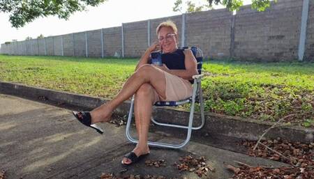 Scratching my feet when I was calm and relaxed next to a tree (1)