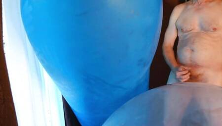 123) Balloons Too BIG for the Room! Looner Fun!