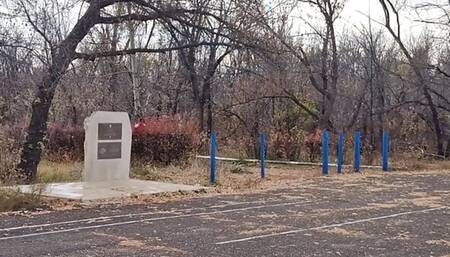 A random athlete finished off his whole face and poured a mouthful of cum into a femboy!