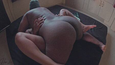 Came Home From Work, the Neighbor's Wife Asked to Be Satisfied
