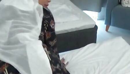 Fucking My Horny Arab Stepmom When Daddy Is Outside