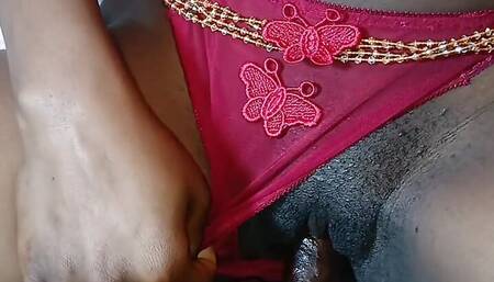 Petite Ebony Looks Sexy in Jeans