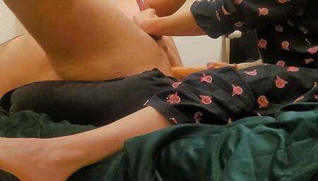 After a short massage,Beautiful  masseuse amateur pegging with a strapless big dildo