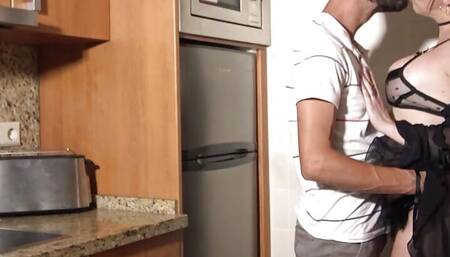 Sexy surprise to an inexperienced dude! Dirty mommy Perla Rubia bangs Boketron hard