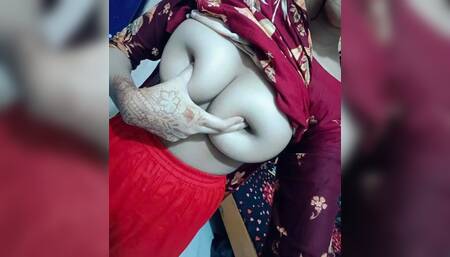 Horny desi bhabhi masturbation her clean shave pussy