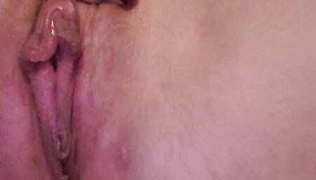 Juicy Pussy close up masterbating