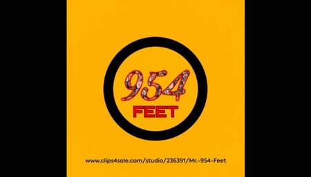 Meaty Melbourne sole Fucking Ms D Diamonds BIG size 13 ebony feetFJ