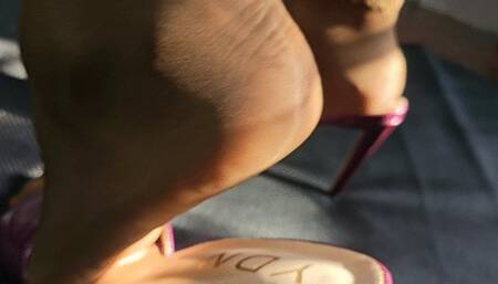 Balbina Big Feet Queen in Sexy Pantyhose and purple mules