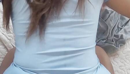In a blue dress, the milf opens her ass. real amateur