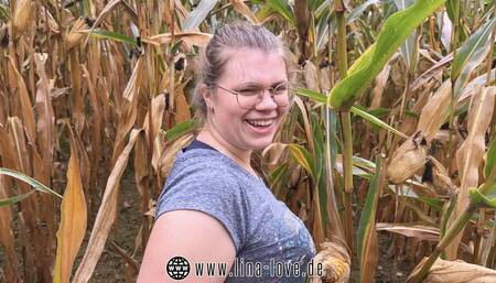 risky sex , chubby teen fucked in cornfield and got caught
