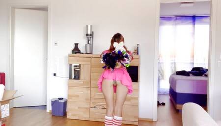 Dancing Cheerleader Bimbo - Mindless and stupid!