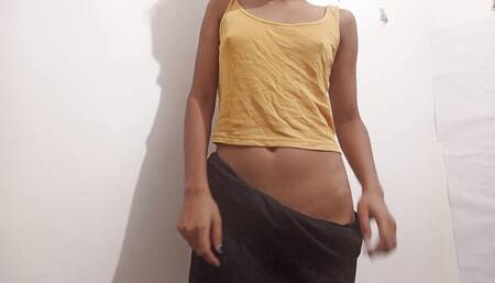 BEAUTIFUL BLONDE SHOVES 3 FINGERS IN HER ASS